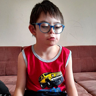 «Галерея Очков» вместе с фондами «Даунсайд Ап» и «Синдром любви» провели благотворительную акцию